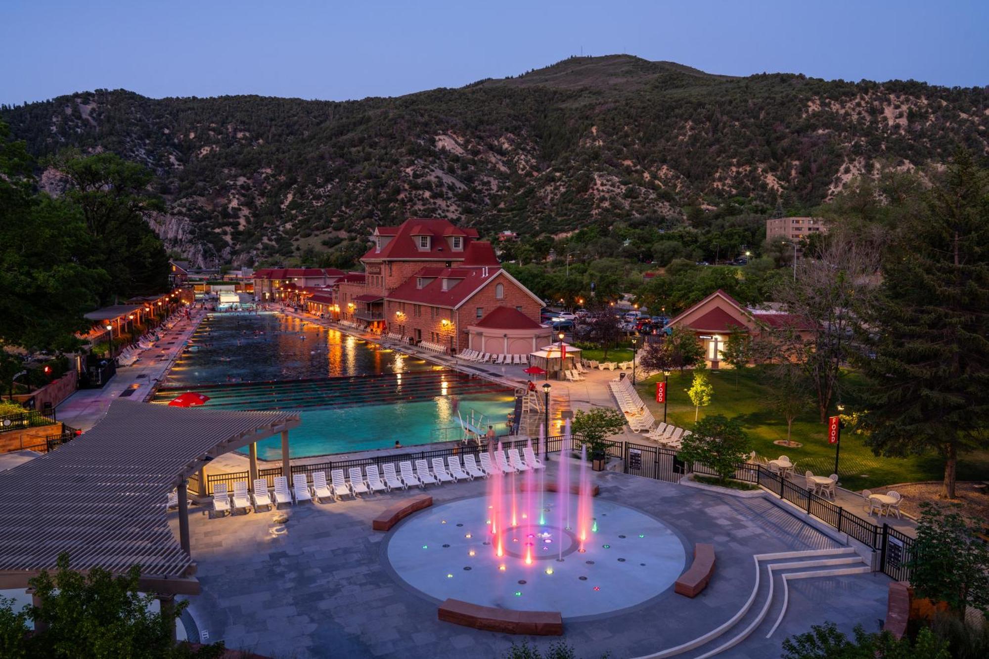 Glenwood Hot Springs Resort Glenwood Springs Exterior photo